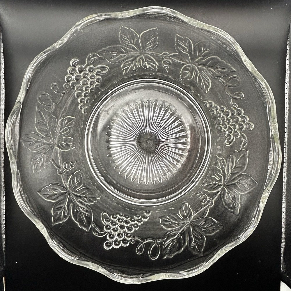 Westmoreland Woolworth Grapes Clear Glass Bowl 7.5" Diameter